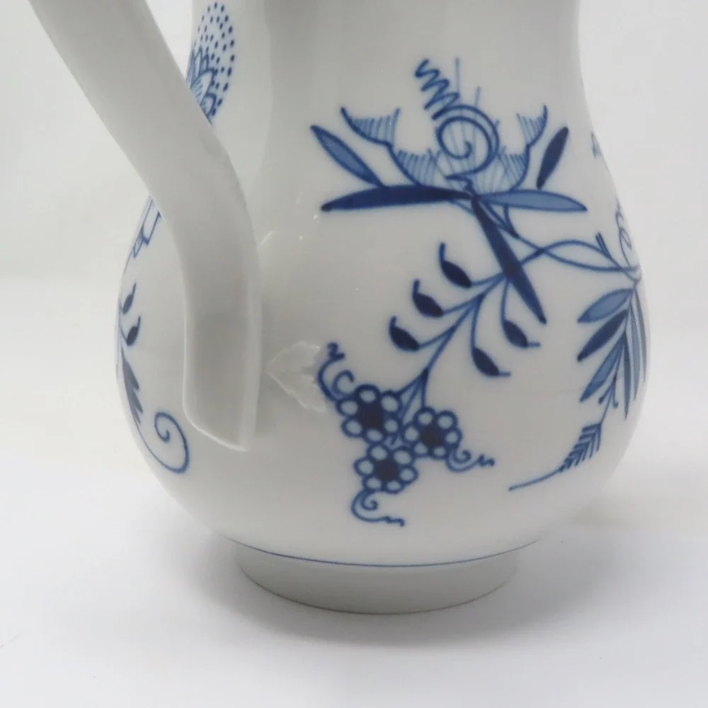 Meissen‎ Blue Onion Porcelain Pitcher Scalloped Rim Crossed Swords German